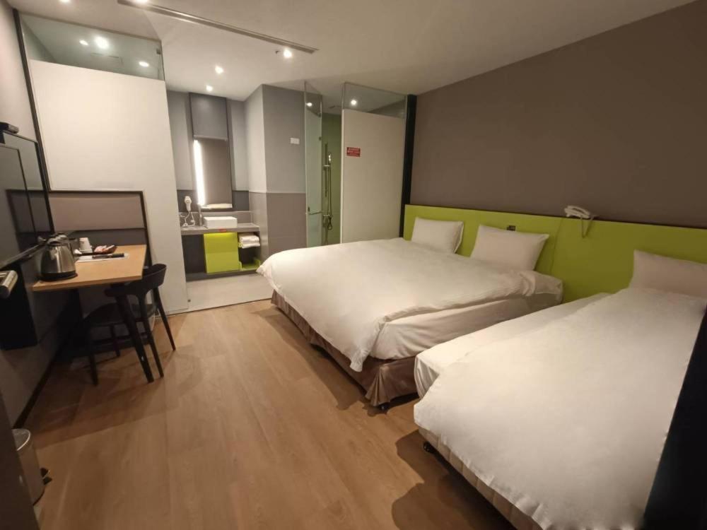 Hotel Walker-Taoyuan Esterno foto