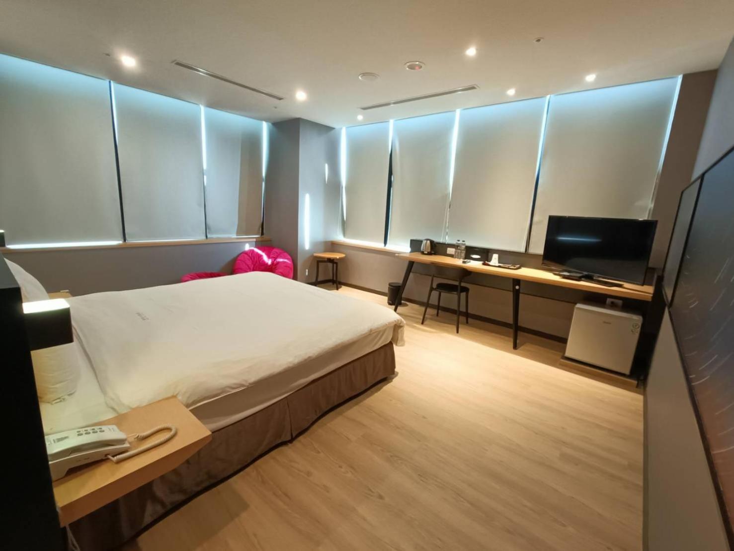 Hotel Walker-Taoyuan Esterno foto