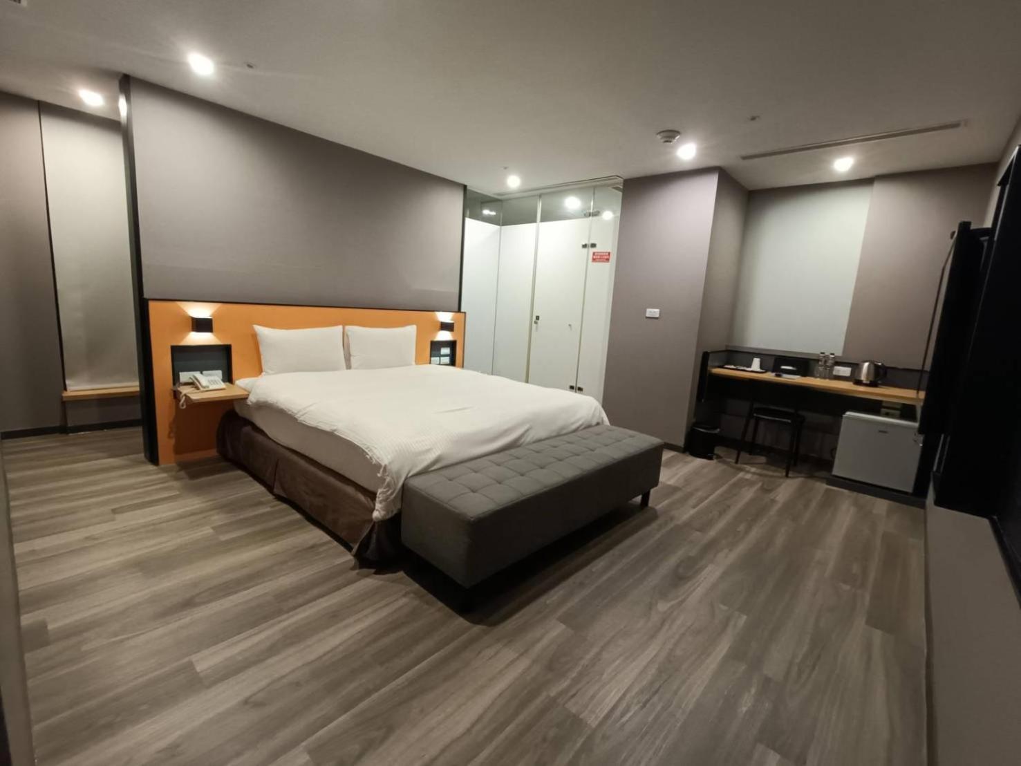 Hotel Walker-Taoyuan Esterno foto