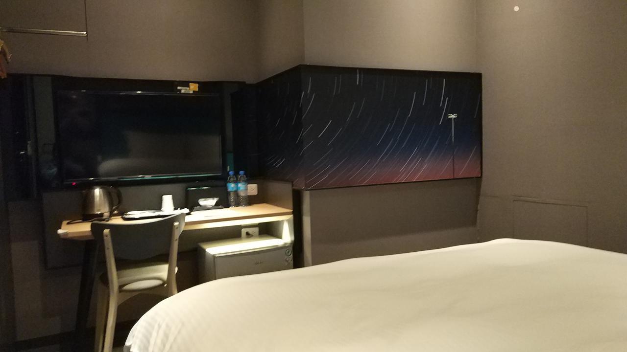 Hotel Walker-Taoyuan Esterno foto